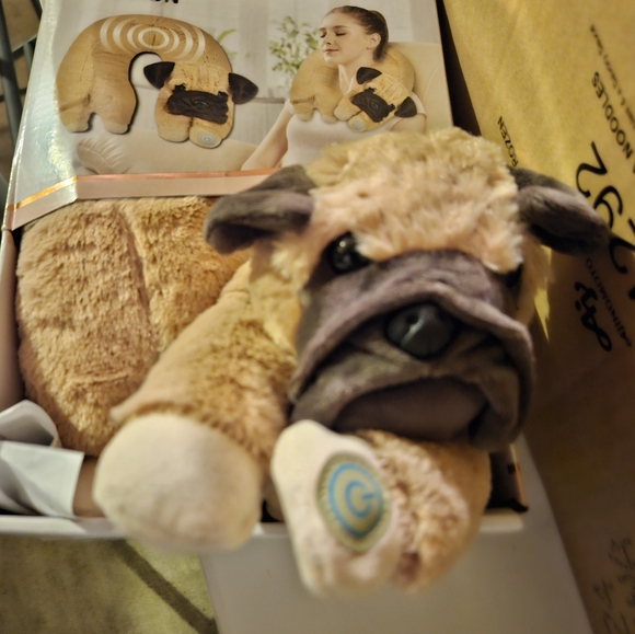 Pug Neck Massager with Vibration - Picture 2 of 11